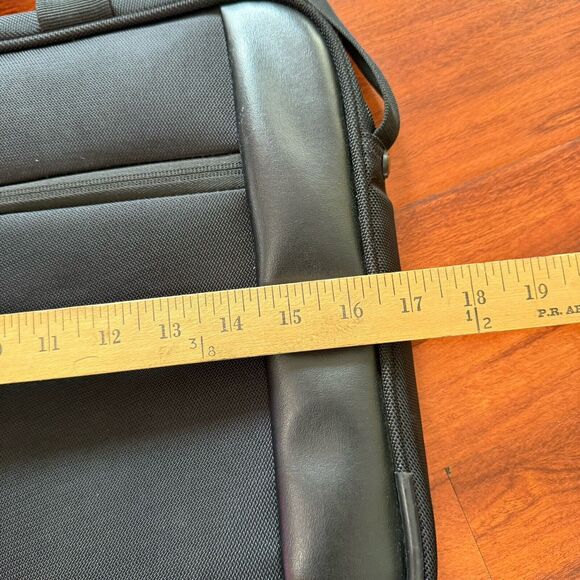 KENNETH COLE REACTION R-Tech 17"‎ Laptop Bag Briefcase Black Handles & Strap - Picture 8 of 16